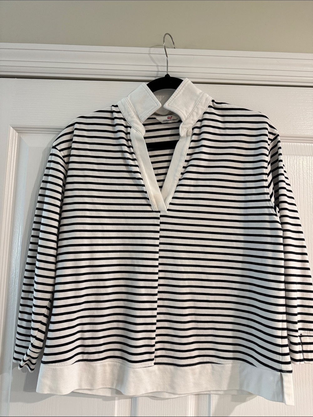 Vineyard Vines White and Black Striped Pullover